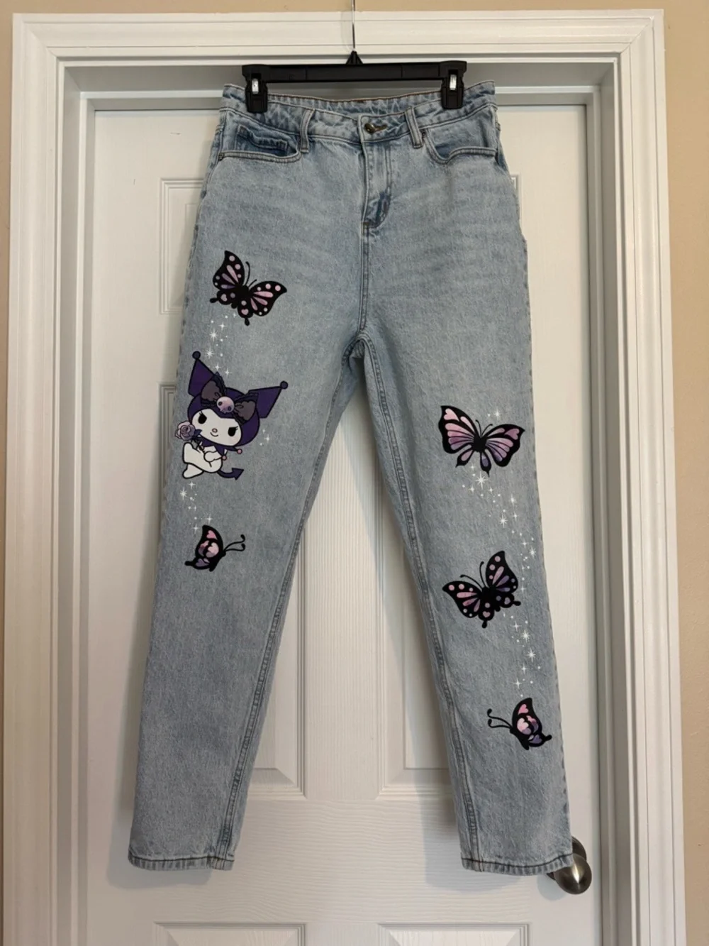 Kuromi Lightweight Blue Women's Jeans with Purple Butterfly Embellishments - Picture 11 of 12